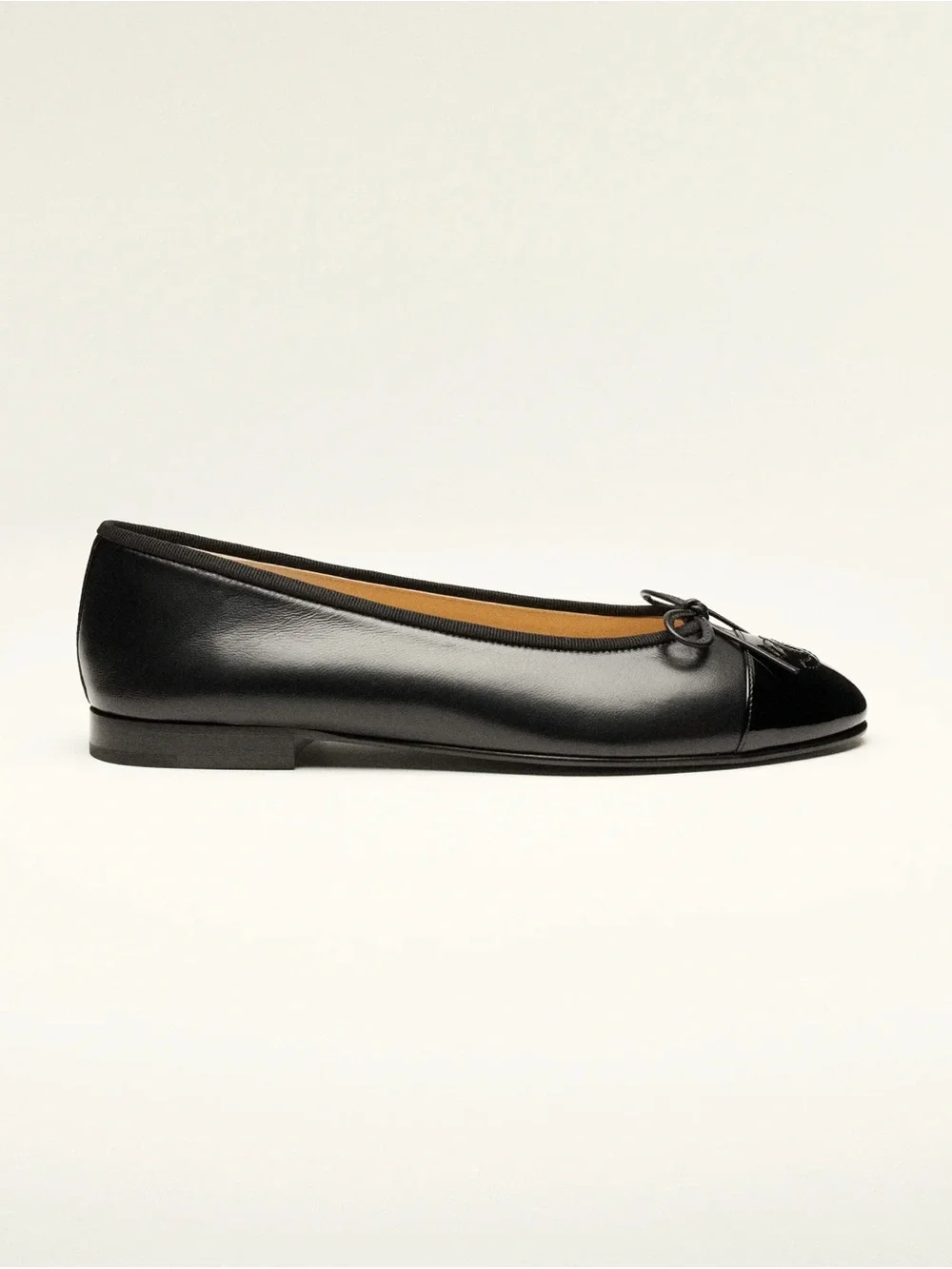 Like New Chanel Black Patent Ballet Flats